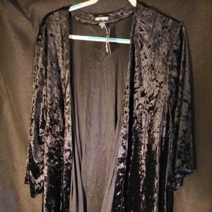 Hot Topic Velvet Kimono